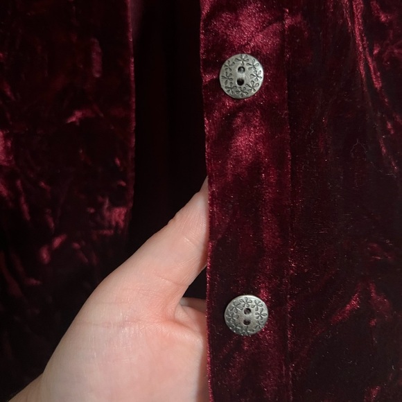 Sno Skins Burgundy Crushed Velvet Button Down Top Size Medium Holiday Retro - Picture 5 of 7